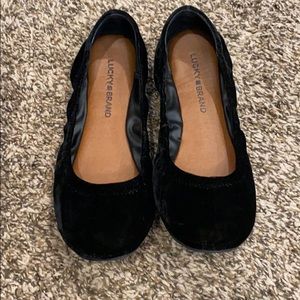 Lucky Brand Emmie flats in black velvet
